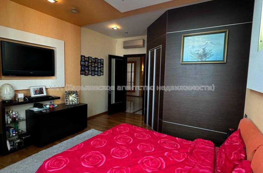 Продам квартиру, Науки просп. , 4  ком., 150 м², авторский дизайн 