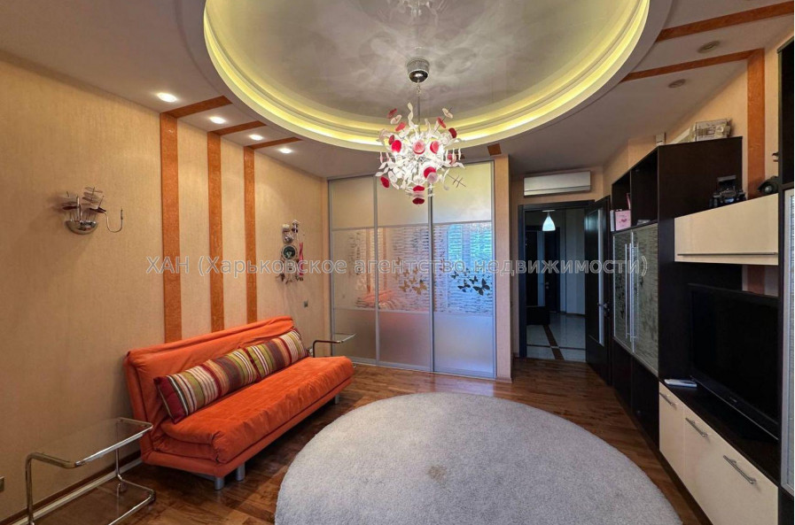 Продам квартиру, Науки просп. , 4  ком., 150 м², авторский дизайн 