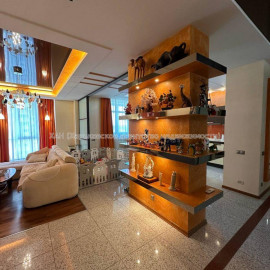 Продам квартиру, Науки просп. , 4  ком., 150 м², авторский дизайн