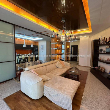 Продам квартиру, Науки просп. , 4  ком., 150 м², авторский дизайн 