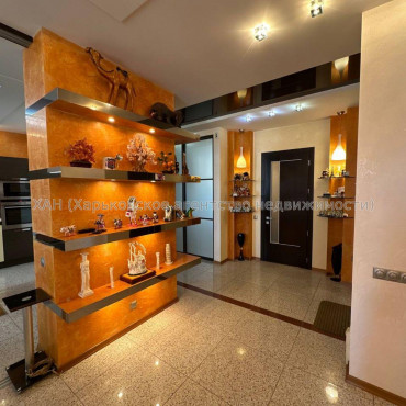 Продам квартиру, Науки просп. , 4  ком., 150 м², авторский дизайн 