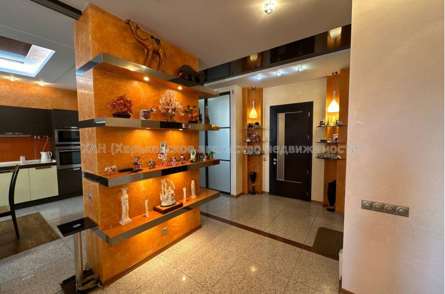 Продам квартиру, Науки просп. , 4  ком., 150 м², авторский дизайн 