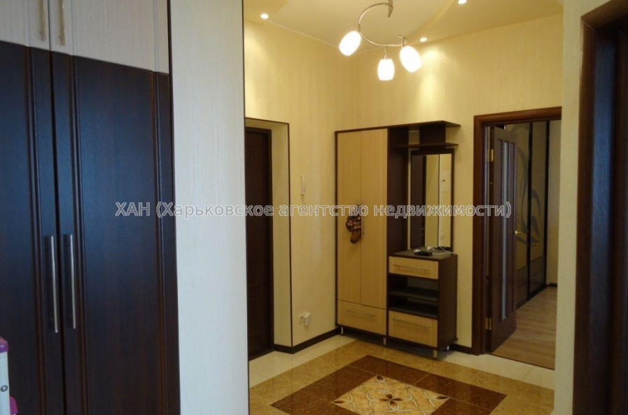 Продам квартиру, 2 кім., 72 м², евроремонт 