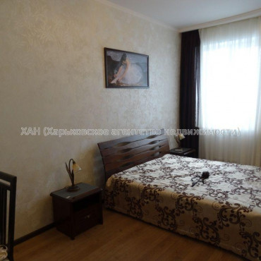Продам квартиру, 2 кім., 72 м², евроремонт 