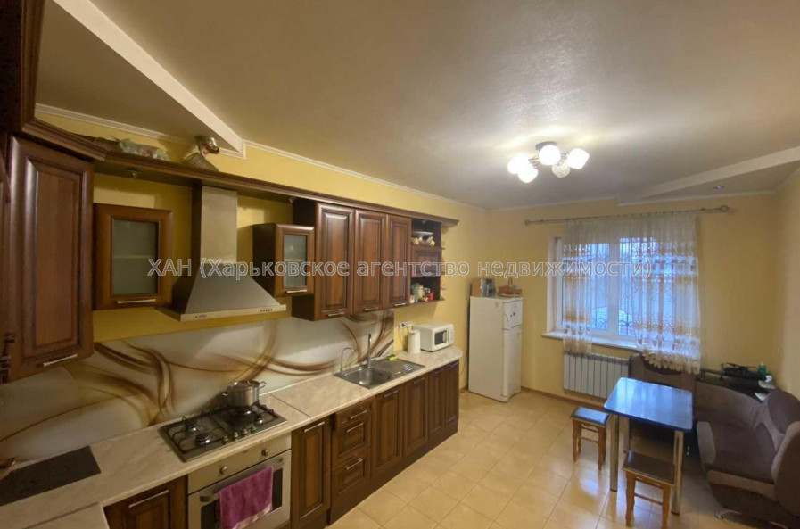 Продам будинок, 226 м², 12 соток, косметический ремонт 