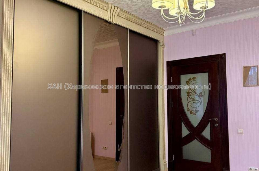 Продам дом, Барабашова академика ул. , 307 м², 10 сот., евроремонт 