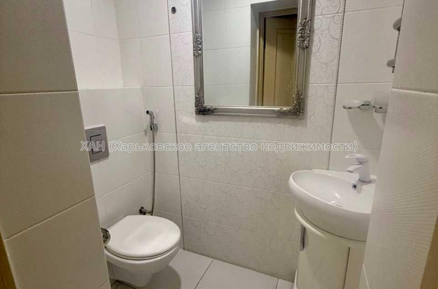 Продам дом, Барабашова академика ул. , 307 м², 10 сот., евроремонт 