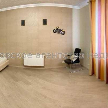 Продам дом, 307 м², 10 сот., евроремонт 