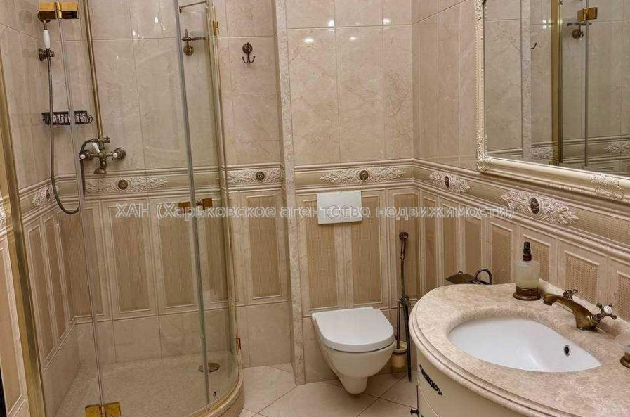 Продам дом, Барабашова академика ул. , 307 м², 10 сот., евроремонт 