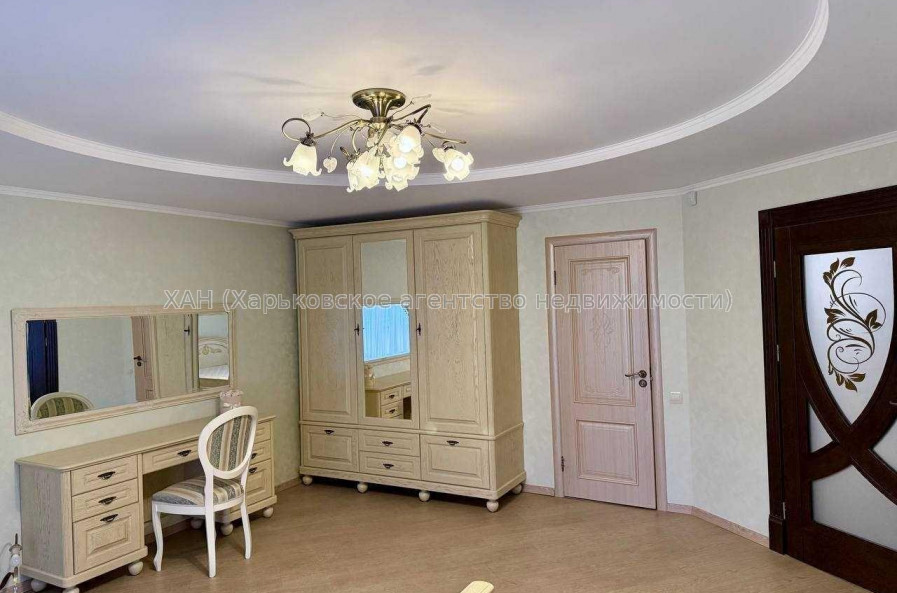Продам дом, Барабашова академика ул. , 307 м², 10 сот., евроремонт 