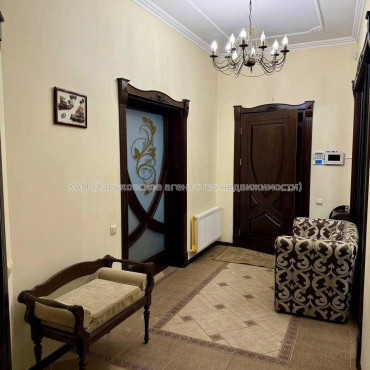 Продам дом, Барабашова академика ул. , 307 м², 10 сот., евроремонт 