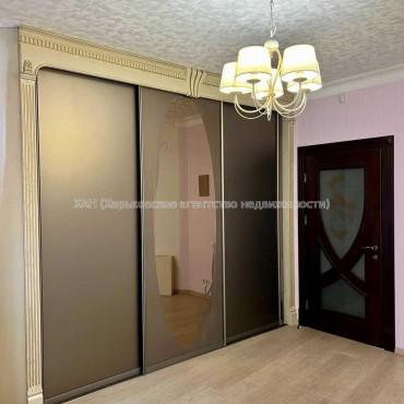 Продам дом, 307 м², 10 сот., евроремонт 