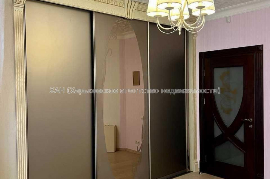 Продам дом, 307 м², 10 сот., евроремонт 