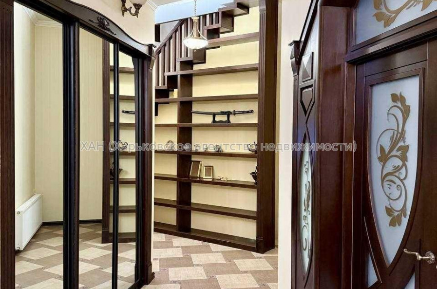 Продам дом, Барабашова академика ул. , 307 м², 10 сот., евроремонт 
