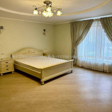 Продам дом, Барабашова академика ул. , 307 м², 10 сот., евроремонт 