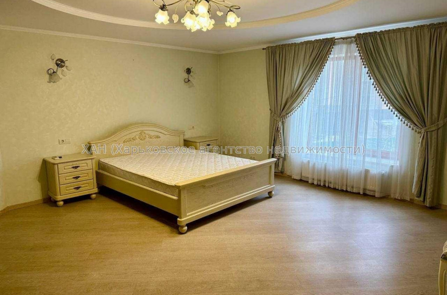 Продам дом, Барабашова академика ул. , 307 м², 10 сот., евроремонт 