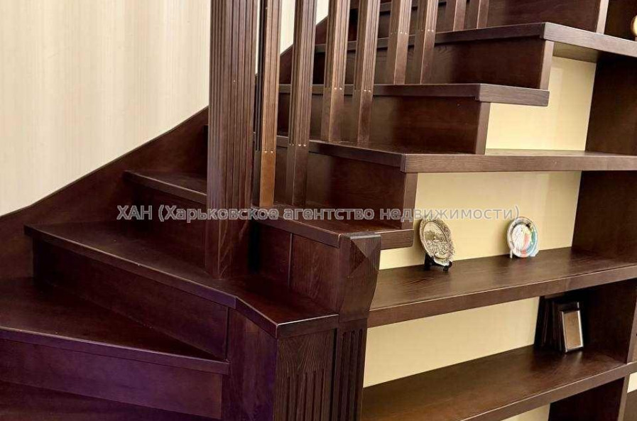 Продам дом, Барабашова академика ул. , 307 м², 10 сот., евроремонт 