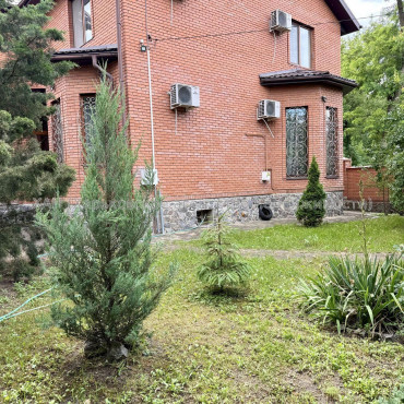 Продам дом, Барабашова академика ул. , 307 м², 10 сот., евроремонт 