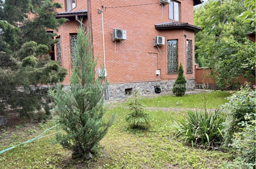 Продам дом, Барабашова академика ул. , 307 м², 10 сот., евроремонт 