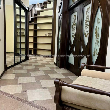 Продам дом, 307 м², 10 сот., евроремонт 