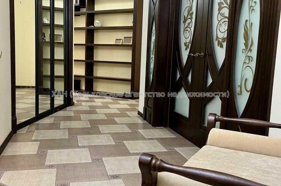 Продам дом, 307 м², 10 сот., евроремонт 