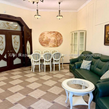 Продам дом, Барабашова академика ул. , 307 м², 10 сот., евроремонт 