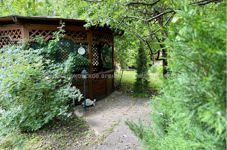 Продам дом, Барабашова академика ул. , 307 м², 10 сот., евроремонт 