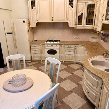 Продам дом, Барабашова академика ул. , 307 м², 10 сот., евроремонт 