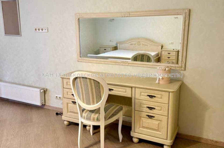 Продам дом, Барабашова академика ул. , 307 м², 10 сот., евроремонт 