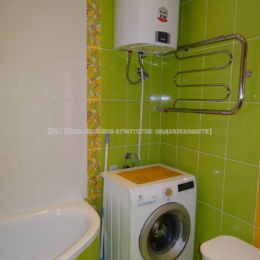 Сдам квартиру, Науки просп. , 3  ком., 74 м², капитальный ремонт 