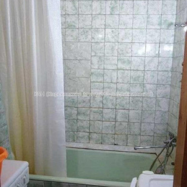 Продам квартиру, Отакара Яроша ул. , 2 кім., 57.20 м², косметический ремонт 