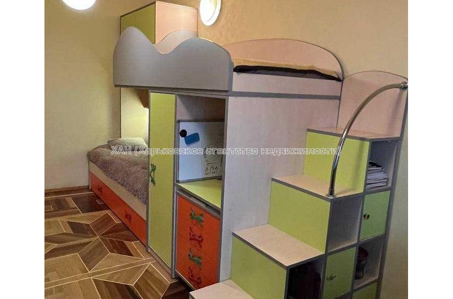 Продам квартиру, Победы просп. , 3 кім., 65 м², евроремонт 