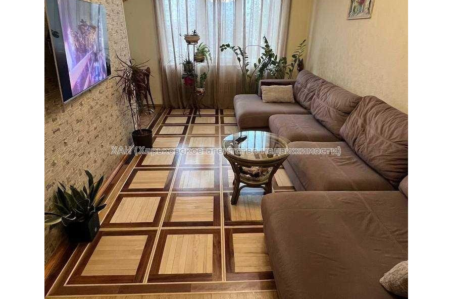 Продам квартиру, Победы просп. , 3 кім., 65 м², евроремонт 