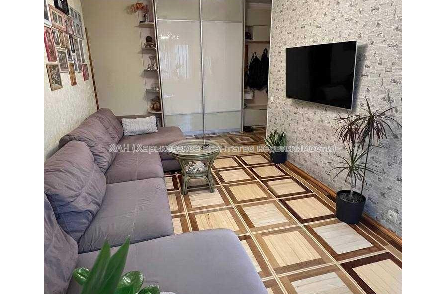 Продам квартиру, Победы просп. , 3 кім., 65 м², евроремонт 