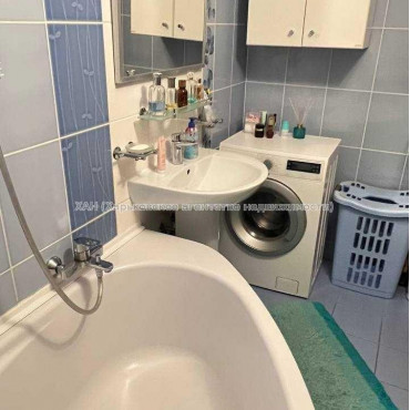 Продам квартиру, Победы просп. , 3 кім., 65 м², евроремонт 