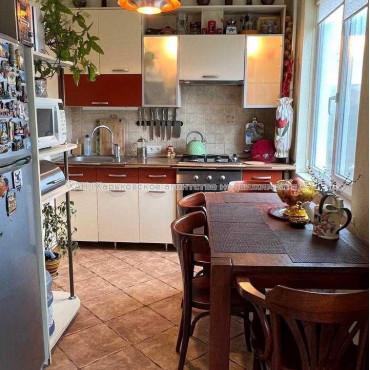 Продам квартиру, Победы просп. , 3 кім., 65 м², евроремонт 