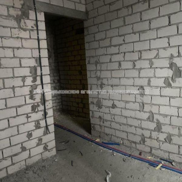 Продам квартиру, Шевченко ул. , 1  ком., 38 м², без внутренних работ 