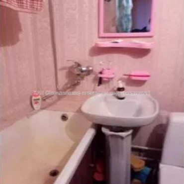 Продам квартиру, Непокоренных ул. , 1 кім., 33 м², косметический ремонт 