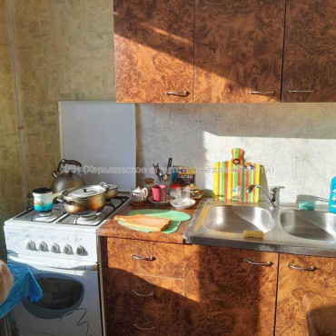 Продам квартиру, Гвардейцев Широнинцев ул. , 1 кім., 33 м², советский ремонт 