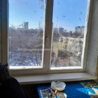 Продам квартиру, Гвардейцев Широнинцев ул. , 1 кім., 33 м², советский ремонт 