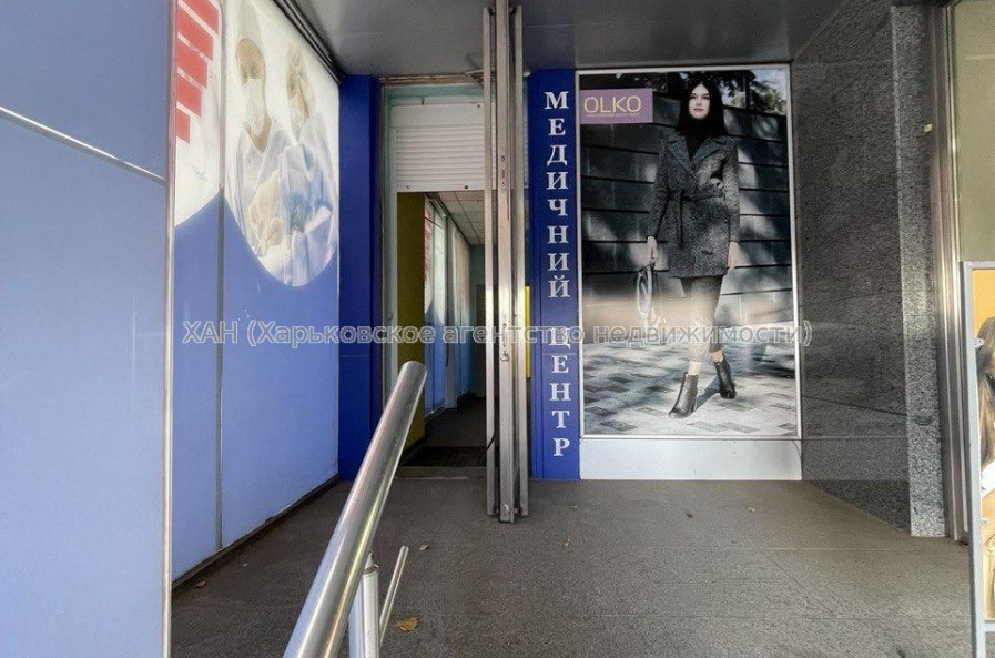 Сдам нежилую недвижимость, помещение свободного назначения , 6  ком., 135 м², капитальный ремонт 