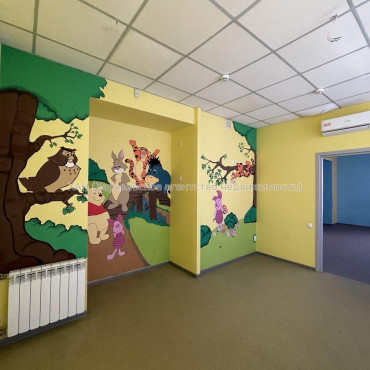 Сдам нежилую недвижимость, помещение свободного назначения , 6  ком., 135 м², капитальный ремонт 