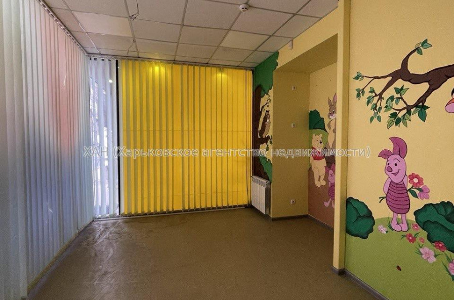 Сдам нежилую недвижимость, помещение свободного назначения , 6  ком., 135 м², капитальный ремонт 