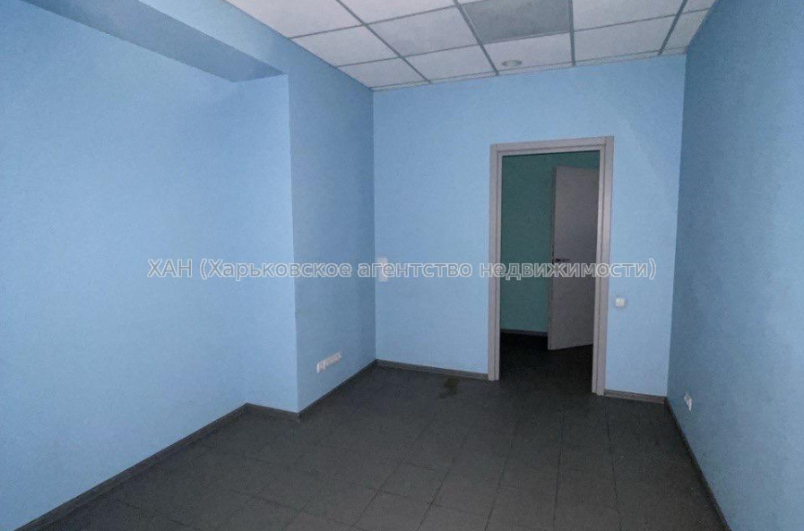 Сдам нежилую недвижимость, помещение свободного назначения , 6  ком., 135 м², капитальный ремонт 