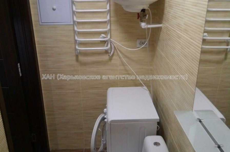 Продам квартиру, Хмельницкого Богдана ул. , 1  ком., 27 м², евроремонт 