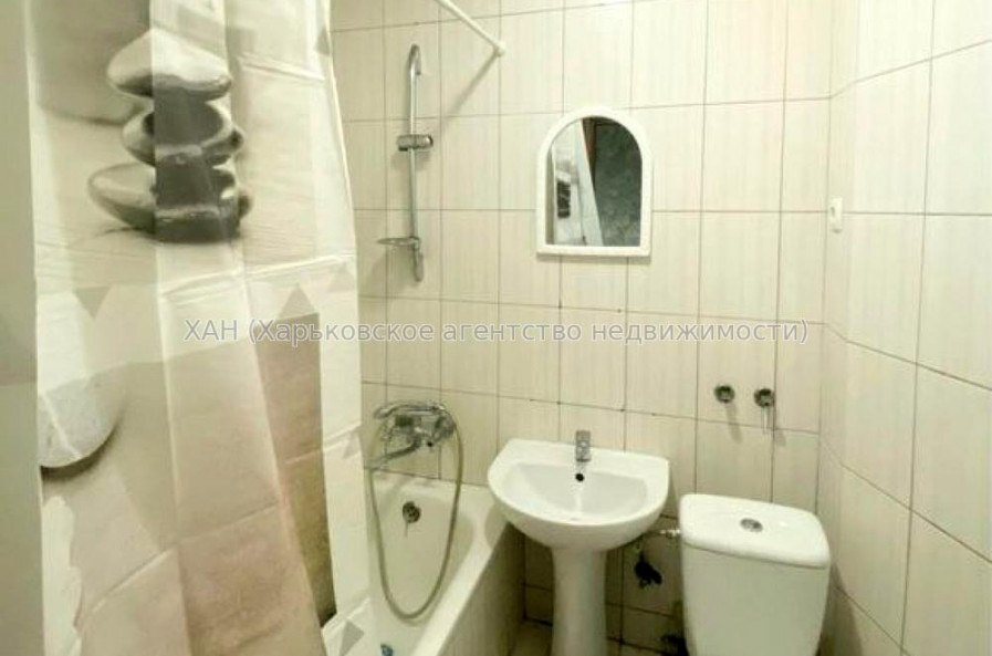 Продам квартиру, Валентиновская ул. , 26 , 1 кім., 33 м², капитальный ремонт 