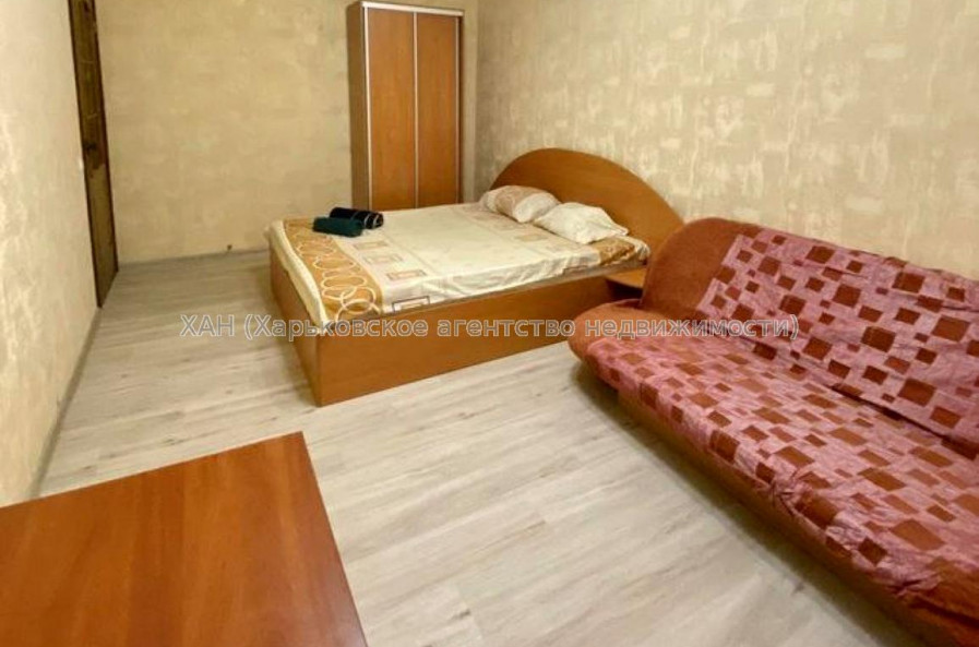 Продам квартиру, Валентиновская ул. , 26 , 1 кім., 33 м², капитальный ремонт 