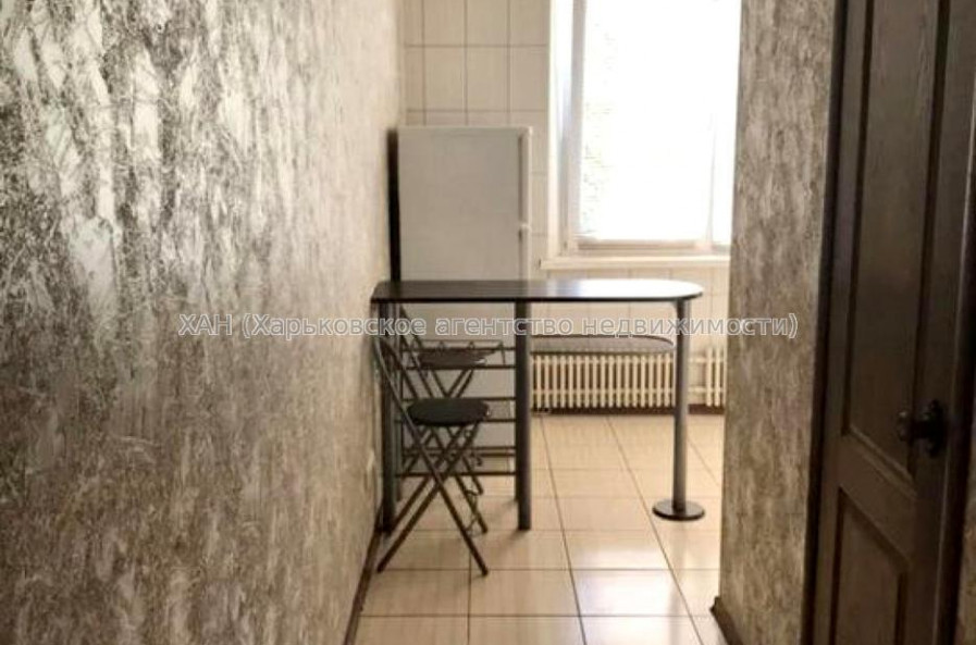 Продам квартиру, Валентиновская ул. , 26 , 1 кім., 33 м², капитальный ремонт 