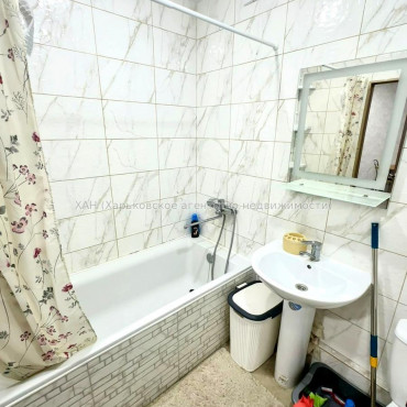 Продам квартиру, Казакевича ул. , 31 , 1 кім., 40 м², евроремонт 