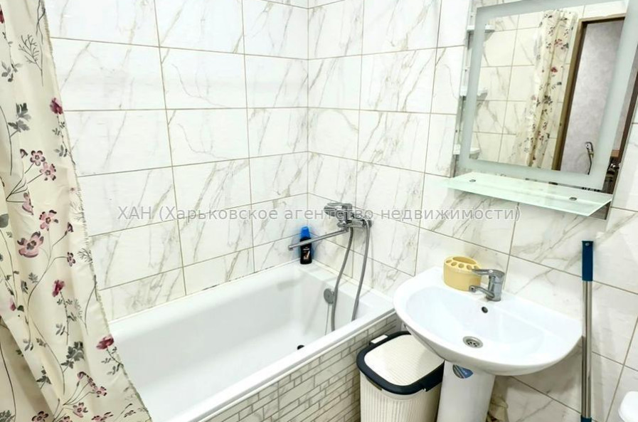 Продам квартиру, Казакевича ул. , 31 , 1 кім., 40 м², евроремонт 